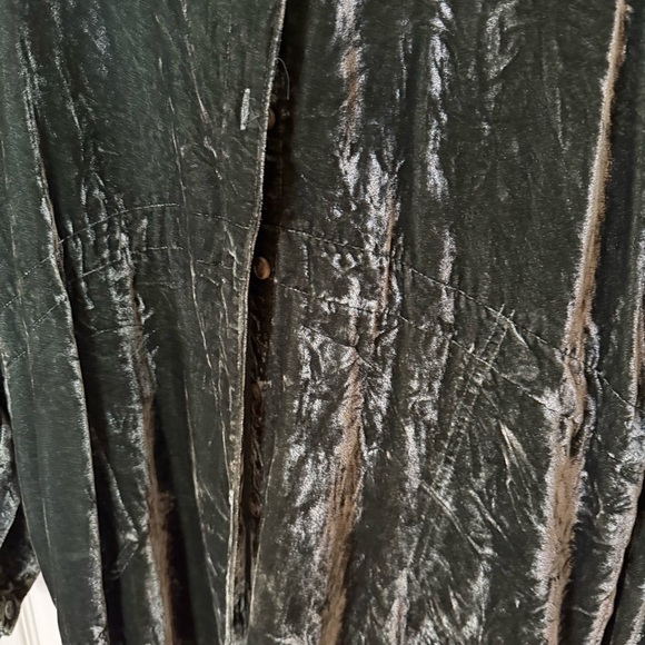 Wishlist Blouse in Dark Green velvet collared button up-size S/M - Picture 4 of 7